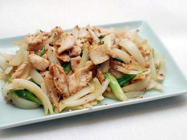 Easy Stir-Fried Chicken and Scallions